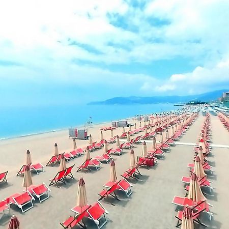 Apartament Modern & Bright Flat - 2 Min From The Sea Savona Zewnętrze zdjęcie